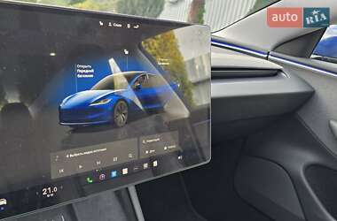 Седан Tesla Model 3 2023 в Днепре