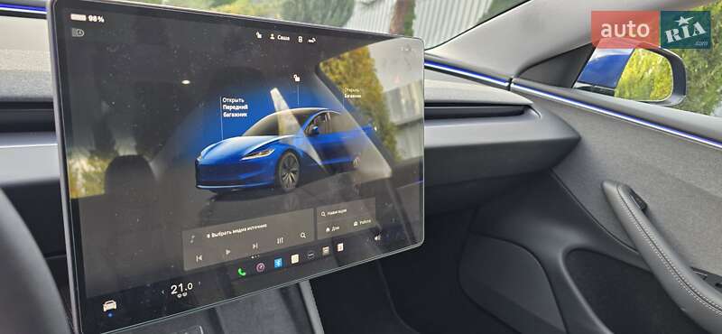 Седан Tesla Model 3 2023 в Днепре