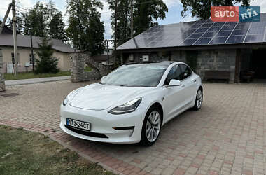 Седан Tesla Model 3 2020 в Калуші