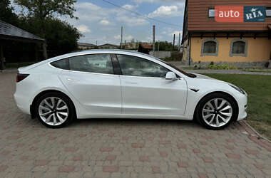 Седан Tesla Model 3 2020 в Калуші