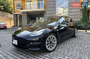 Седан Tesla Model 3 2019 в Киеве