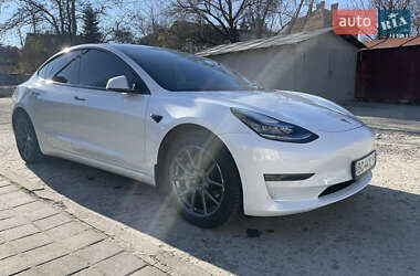 Седан Tesla Model 3 2020 в Самборе
