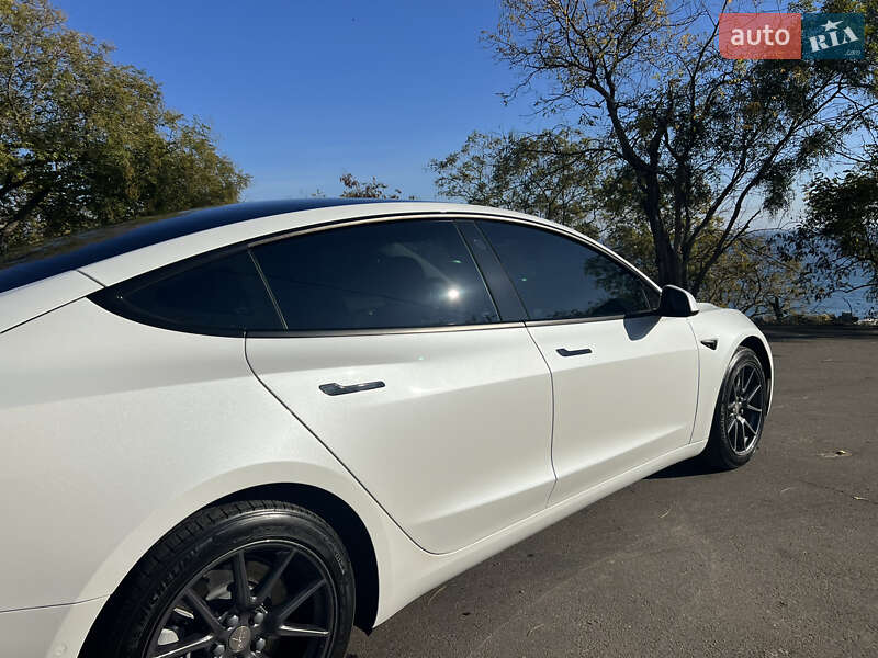 Седан Tesla Model 3 2022 в Одессе