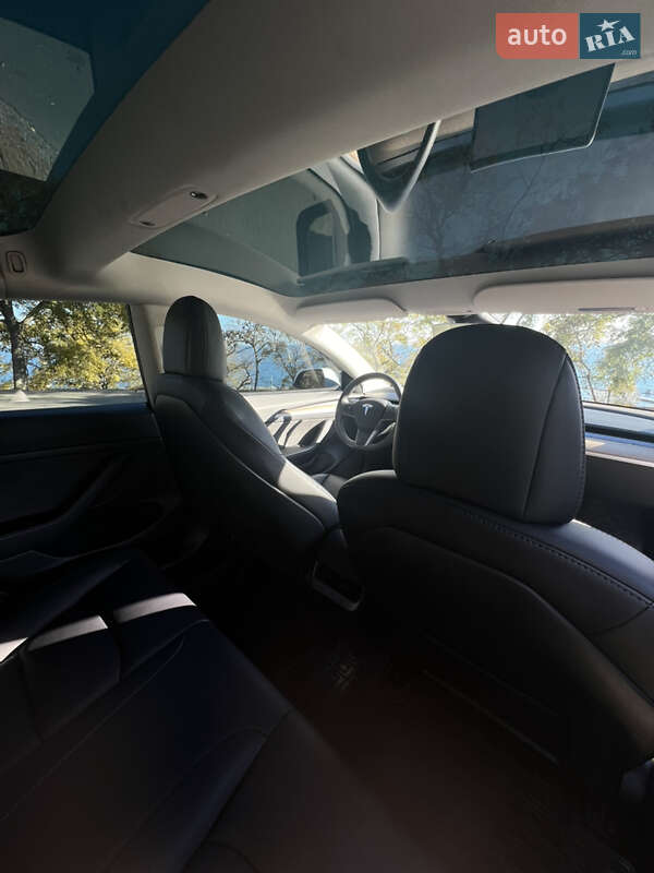 Седан Tesla Model 3 2022 в Одессе