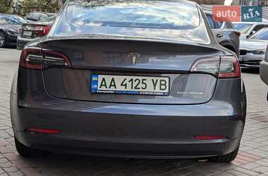 Седан Tesla Model 3 2019 в 