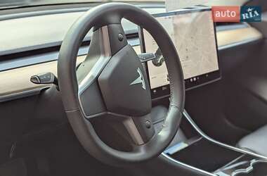 Седан Tesla Model 3 2019 в 