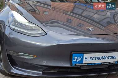 Седан Tesla Model 3 2019 в 