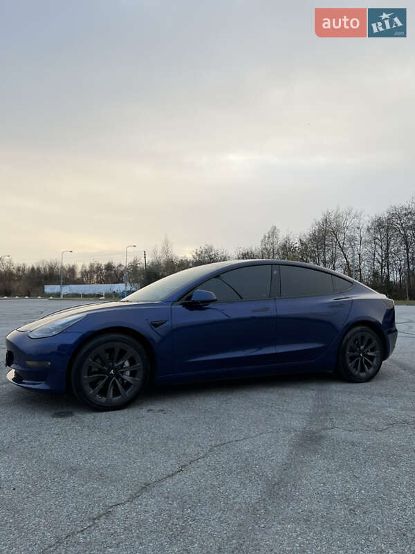 Седан Tesla Model 3 2022 в Львові