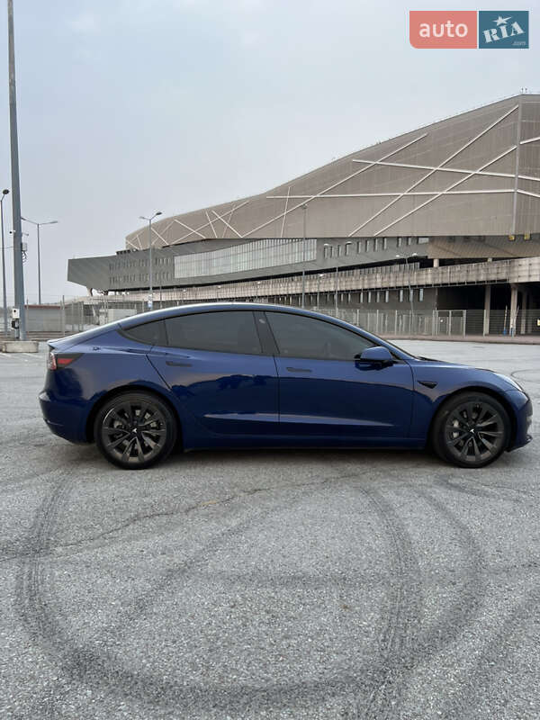 Седан Tesla Model 3 2022 в Львові