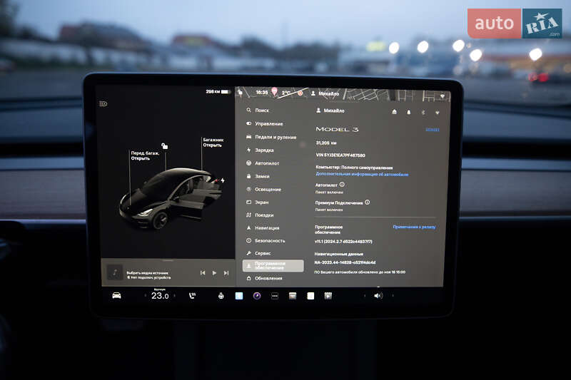 Седан Tesla Model 3 2023 в Ужгороде