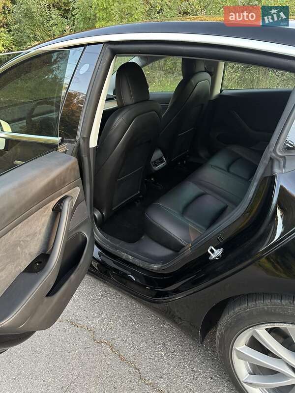Седан Tesla Model 3 2020 в Виннице