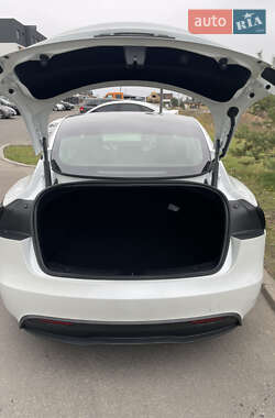 Седан Tesla Model 3 2024 в Ровно