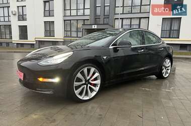 Седан Tesla Model 3 2019 в Новояворівську