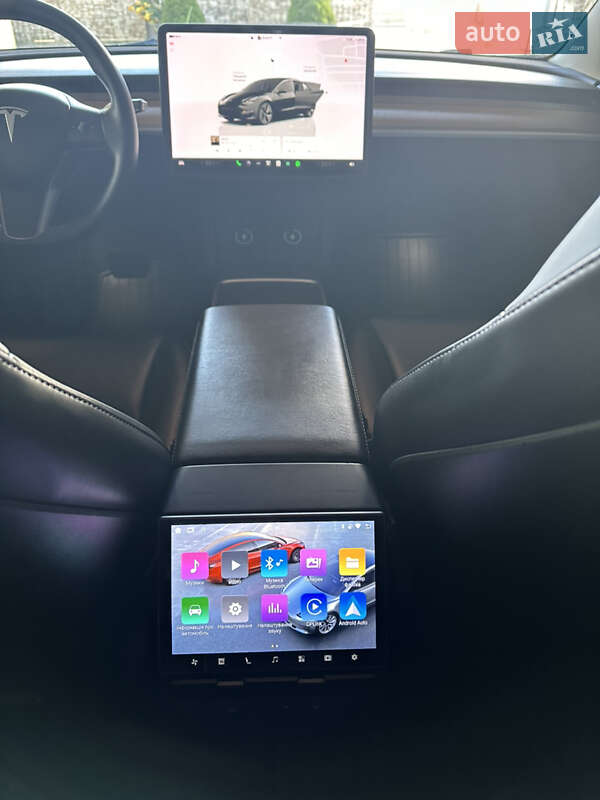 Седан Tesla Model 3 2022 в Дрогобыче
