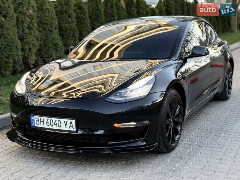 Седан Tesla Model 3 2020 в Днепре