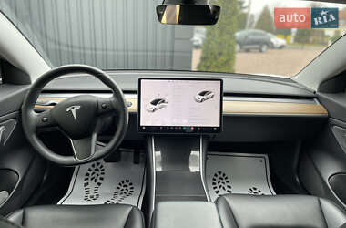 Седан Tesla Model 3 2019 в Дрогобичі