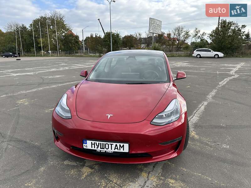Седан Tesla Model 3 2022 в Одесі
