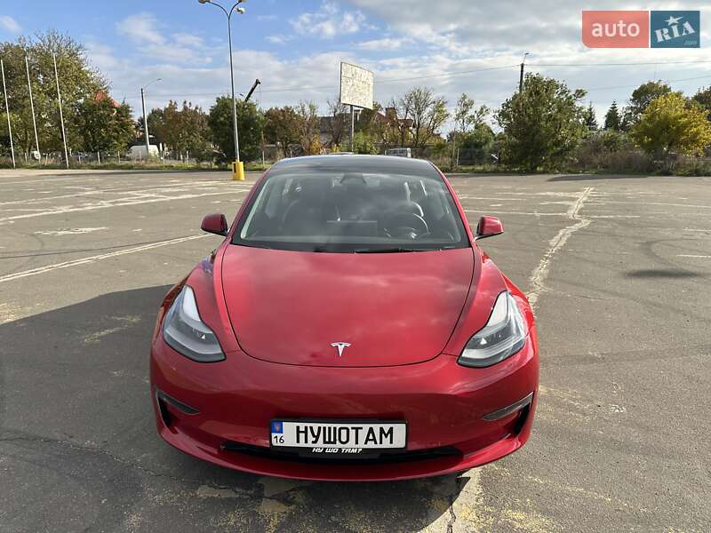 Седан Tesla Model 3 2022 в Одесі