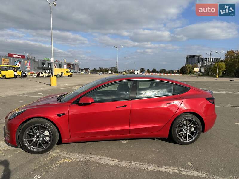Седан Tesla Model 3 2022 в Одесі