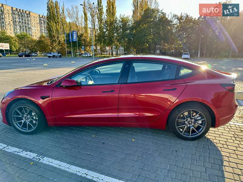 Седан Tesla Model 3 2022 в Одессе
