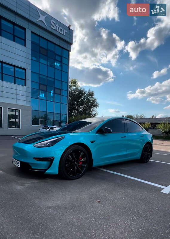 Седан Tesla Model 3 2019 в Киеве