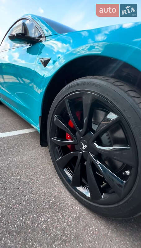 Седан Tesla Model 3 2019 в Киеве
