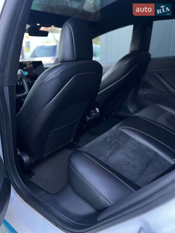 Седан Tesla Model 3 2019 в Киеве