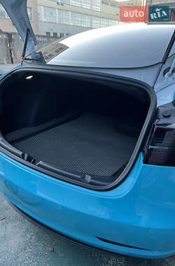 Седан Tesla Model 3 2019 в 