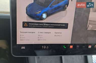 Седан Tesla Model 3 2022 в 