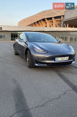 Седан Tesla Model 3 2019 в Львові