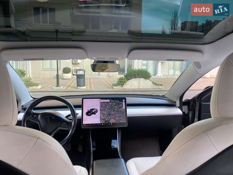 Седан Tesla Model 3 2018 в Одесі