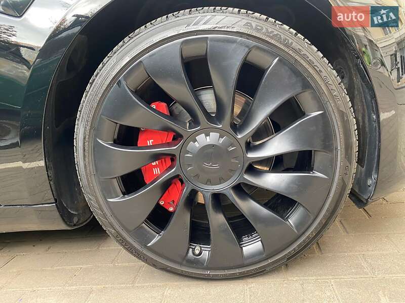Седан Tesla Model 3 2018 в Одесі