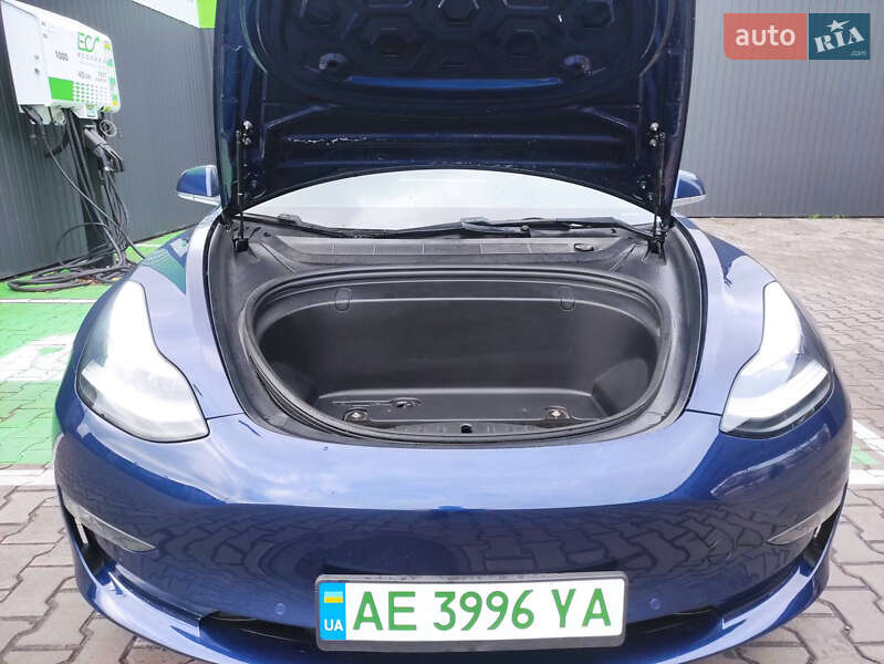 Седан Tesla Model 3 2018 в Каменском