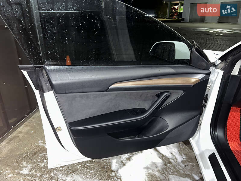 Седан Tesla Model 3 2021 в Виноградове фото 14 Седан Tesla Model 3 2021 в Виноградове