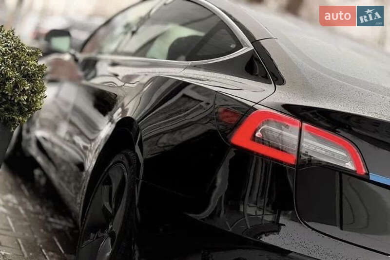 Седан Tesla Model 3 2018 в Киеве