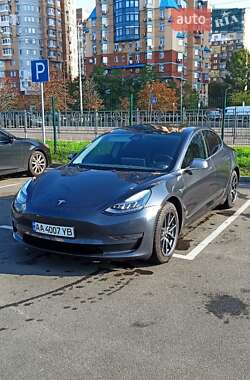 Седан Tesla Model 3 2019 в 
