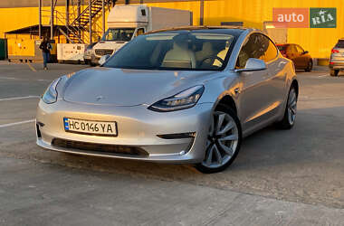 Седан Tesla Model 3 2019 в Львове