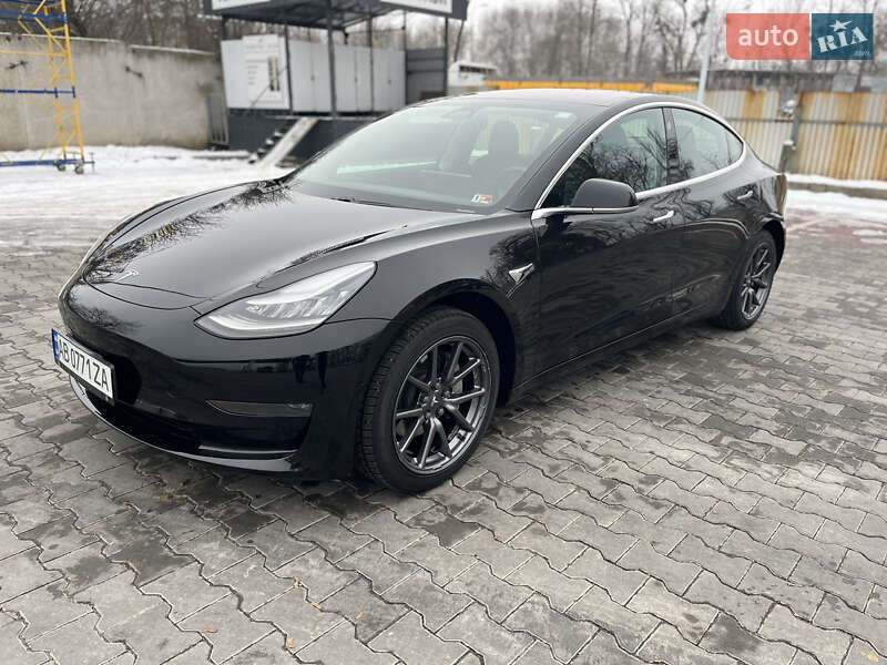Седан Tesla Model 3 2018 в Вінниці