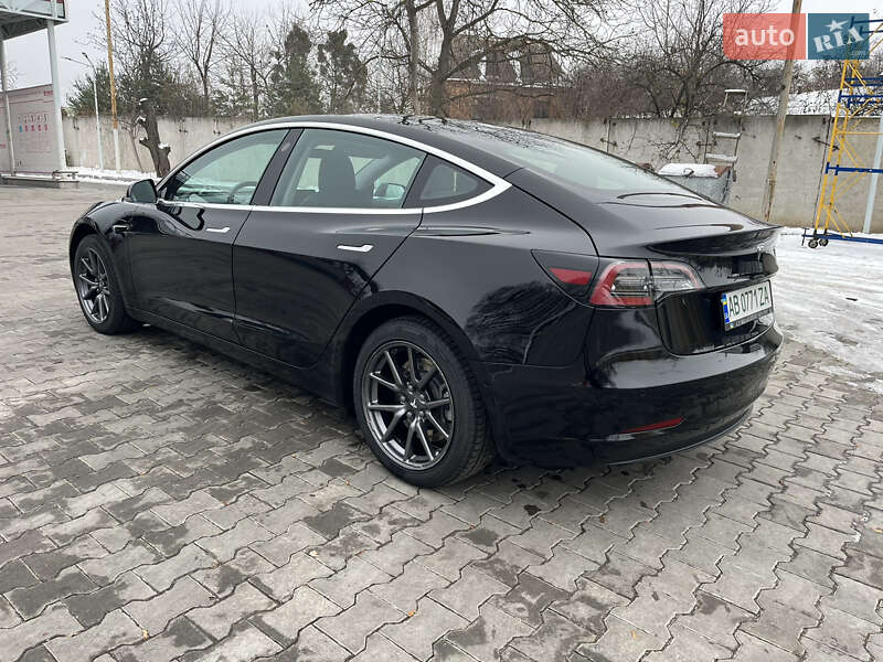 Седан Tesla Model 3 2018 в Вінниці