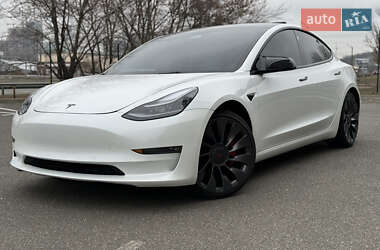 Седан Tesla Model 3 2021 в Киеве