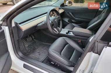 Седан Tesla Model 3 2020 в 