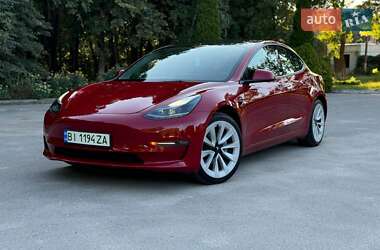 Седан Tesla Model 3 2022 в 