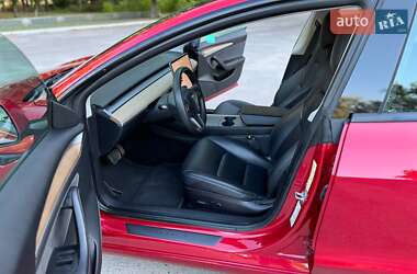 Седан Tesla Model 3 2022 в 