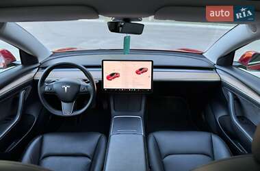 Седан Tesla Model 3 2022 в 