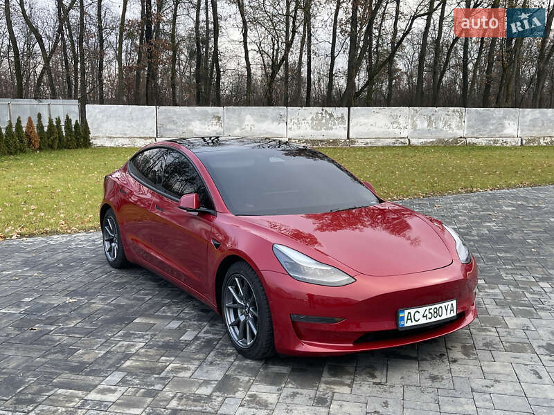 Седан Tesla Model 3 2022 в Луцке