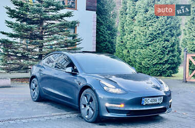 Седан Tesla Model 3 2021 в Львове