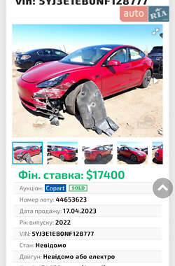 Седан Tesla Model 3 2022 в 