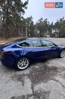 Седан Tesla Model 3 2019 в Черкасах