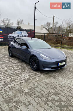 Седан Tesla Model 3 2023 в Теребовлі