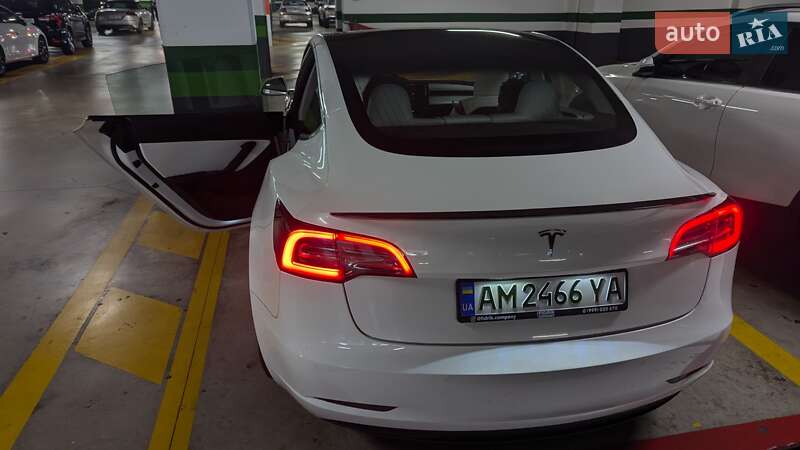 Седан Tesla Model 3 2020 в Днепре